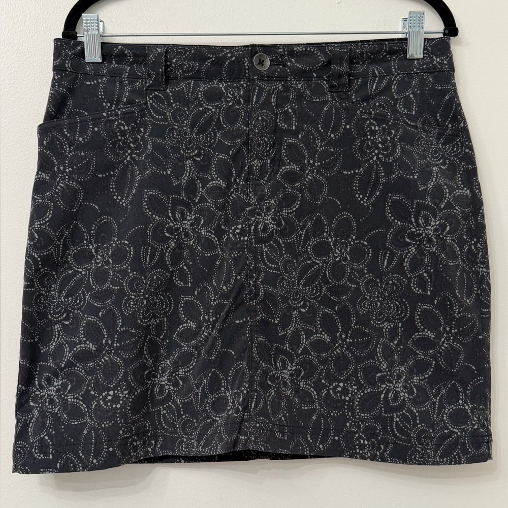 Eddie Bauer Outdoor  Mini Skirt with Shorts  , Pockets Size 6